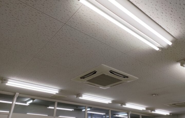 富山市Ｔ社　会議室照明ＬＥＤ化工事